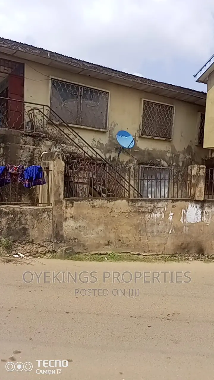8bdrm Block of Flats in Lam Adesina, Akala Express for sale in Akala Express
