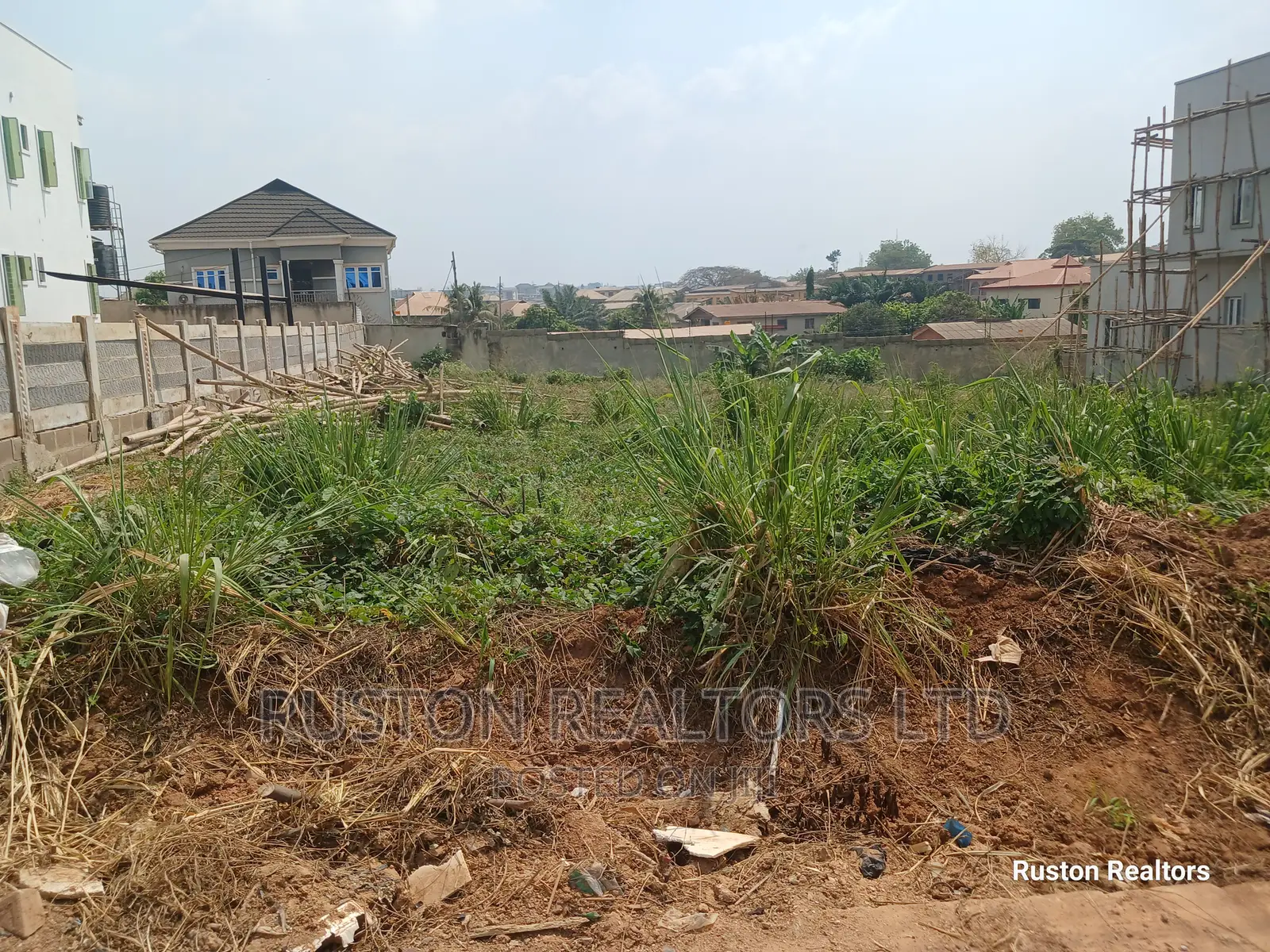 Land Measuring 1000sm at Lere Adigun GRA in Basorun
