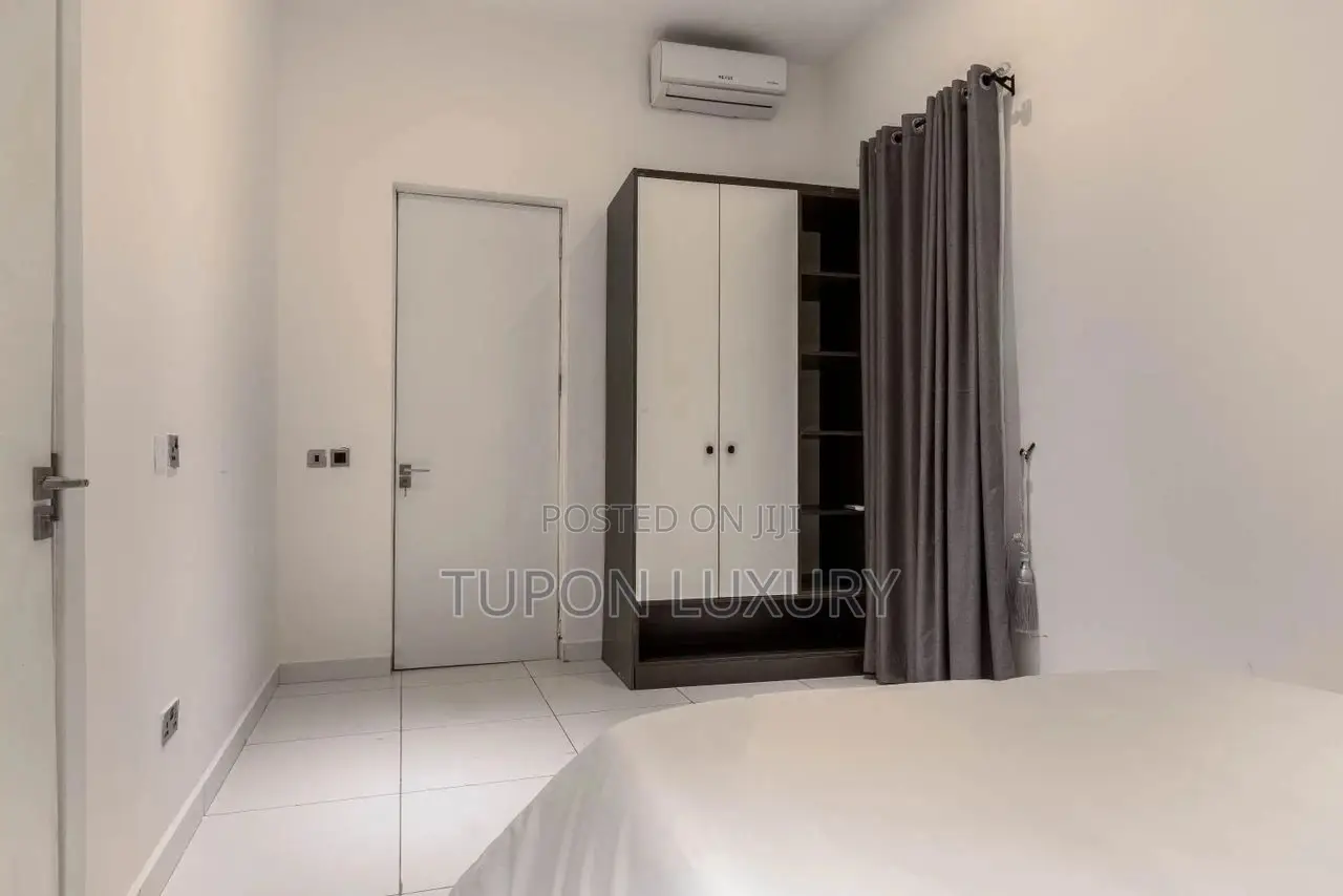 Luxury 4bed Terrace With Bath Tub, Snooker in Lekki Phase 1
