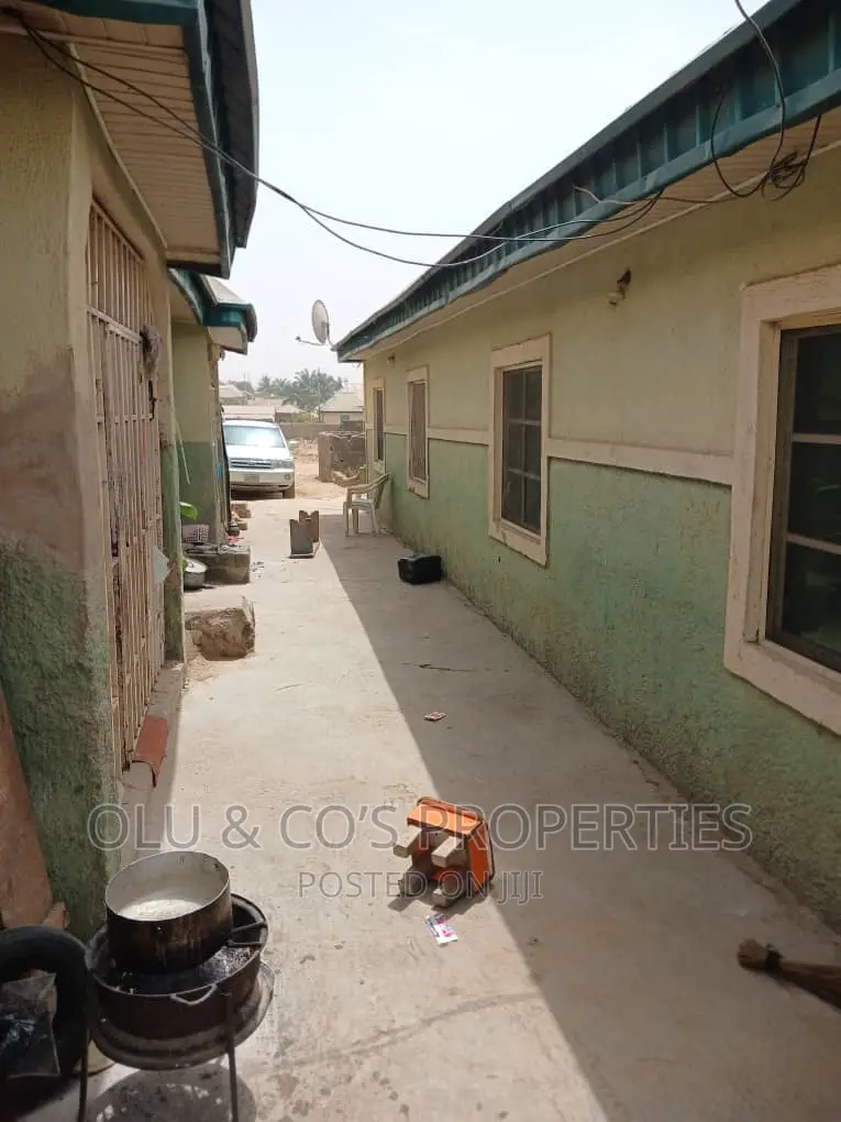12bdrm House in Promise Land, Masaka for sale in Masaka