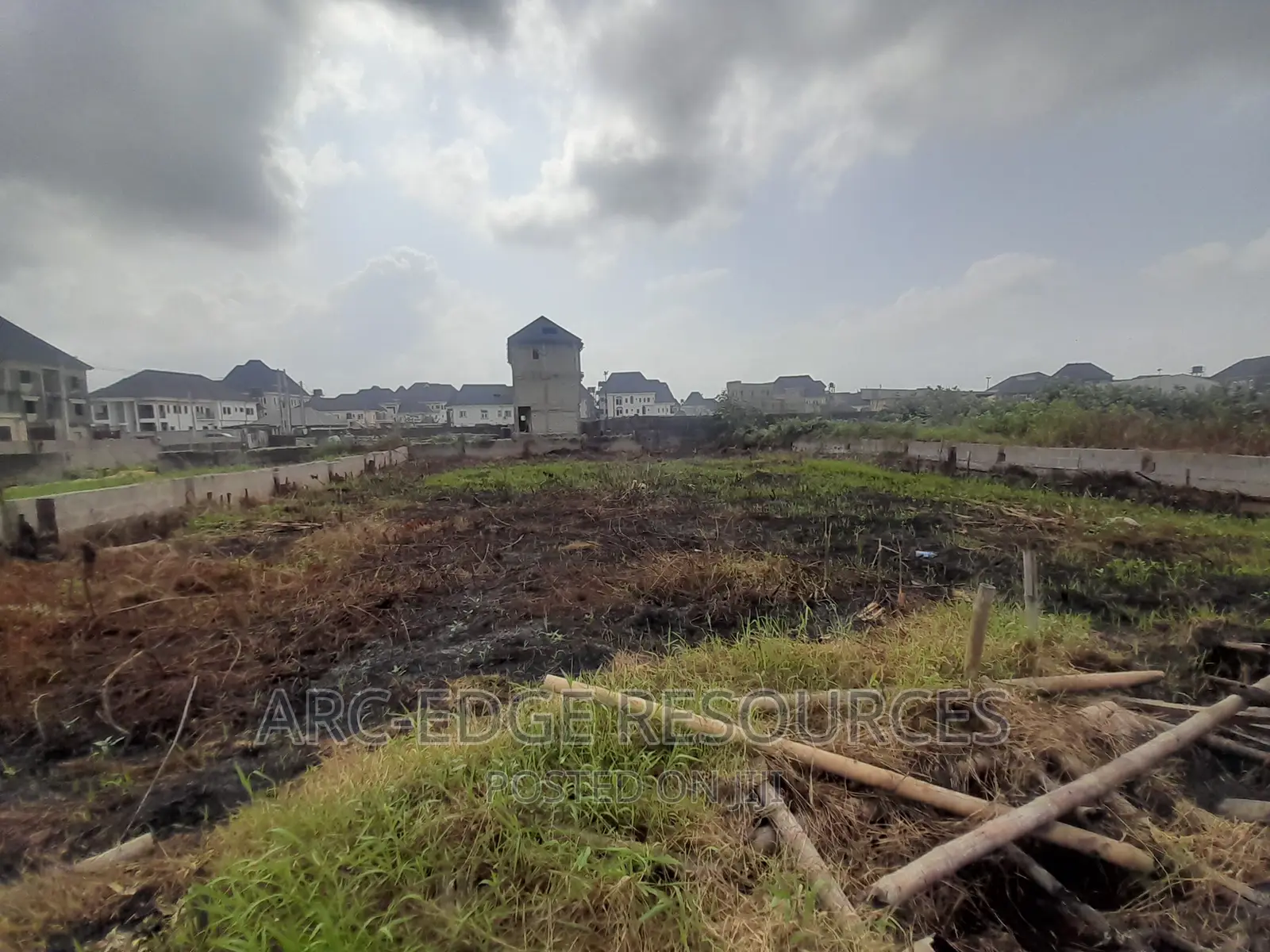 Dry Full Plot in Liberty Estate in Ago Palace