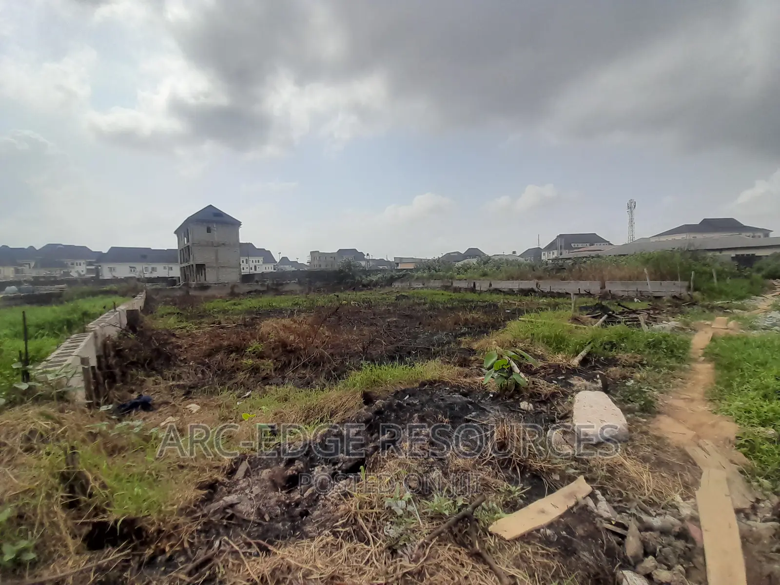 Dry Full Plot in Liberty Estate in Ago Palace