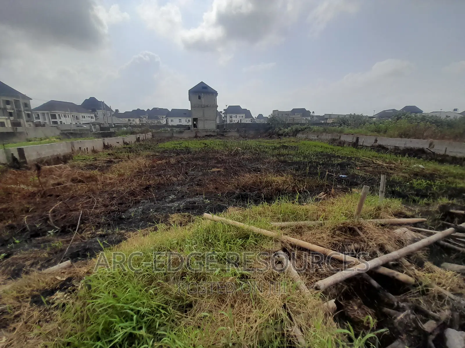 Dry Full Plot in Liberty Estate in Ago Palace