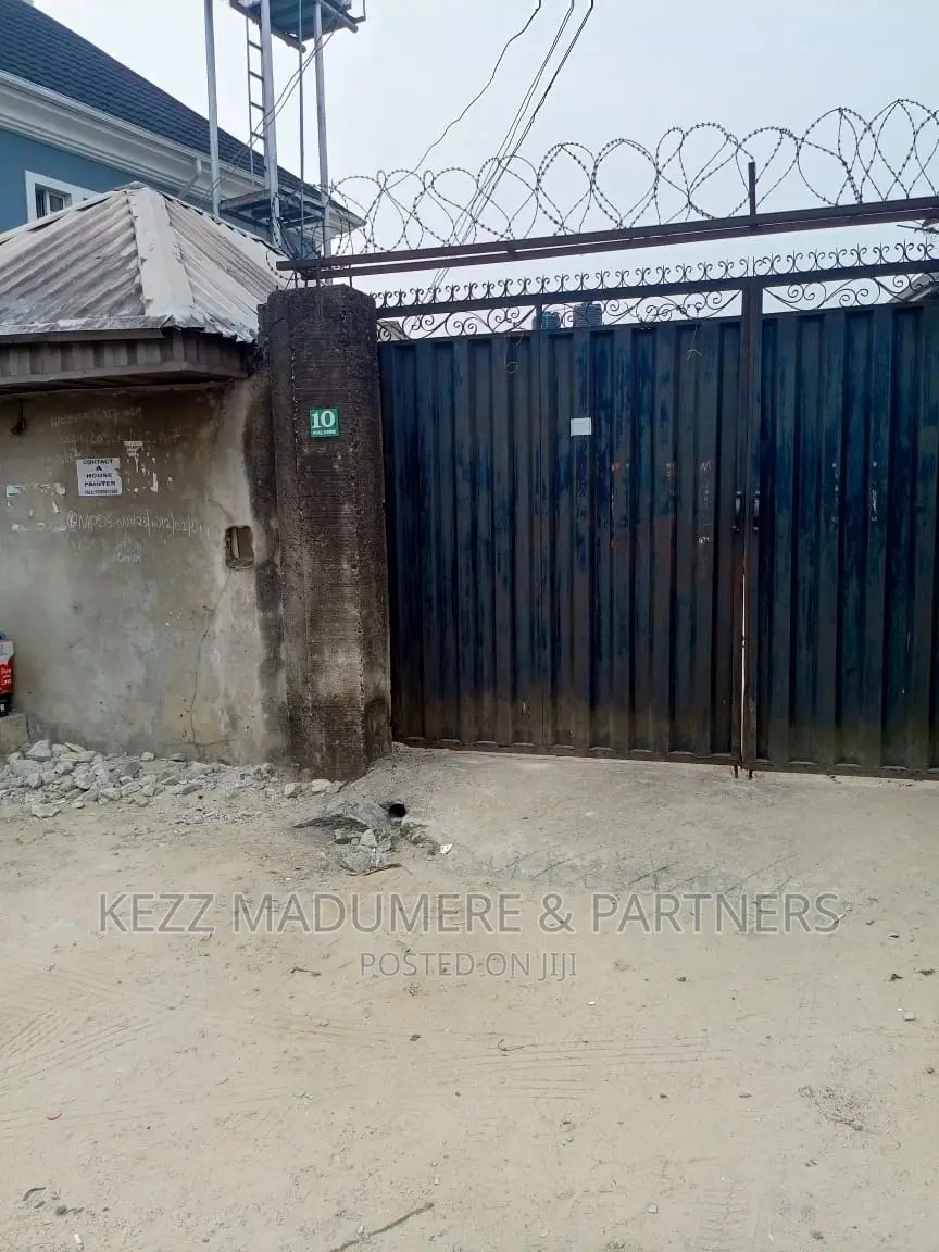 12bdrm Block of Flats in Aparalink Road, Port-Harcourt for sale in Port-Harcourt