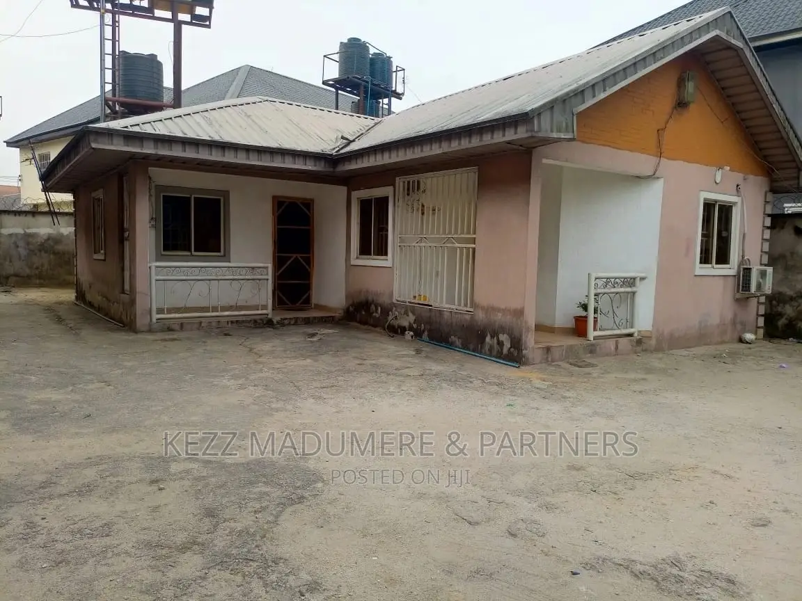 12bdrm Block of Flats in Aparalink Road, Port-Harcourt for sale in Port-Harcourt