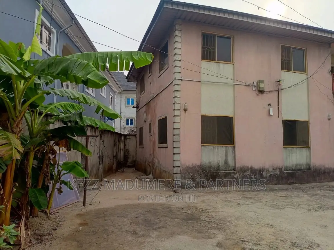 12bdrm Block of Flats in Aparalink Road, Port-Harcourt for sale in Port-Harcourt