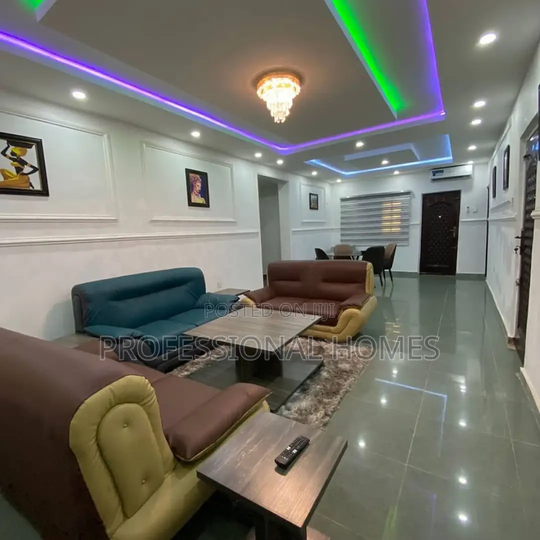 Stylish 3 Bedroom Shortlet Apartment 10mins to Airport Ajao Estate in Ajao Estate