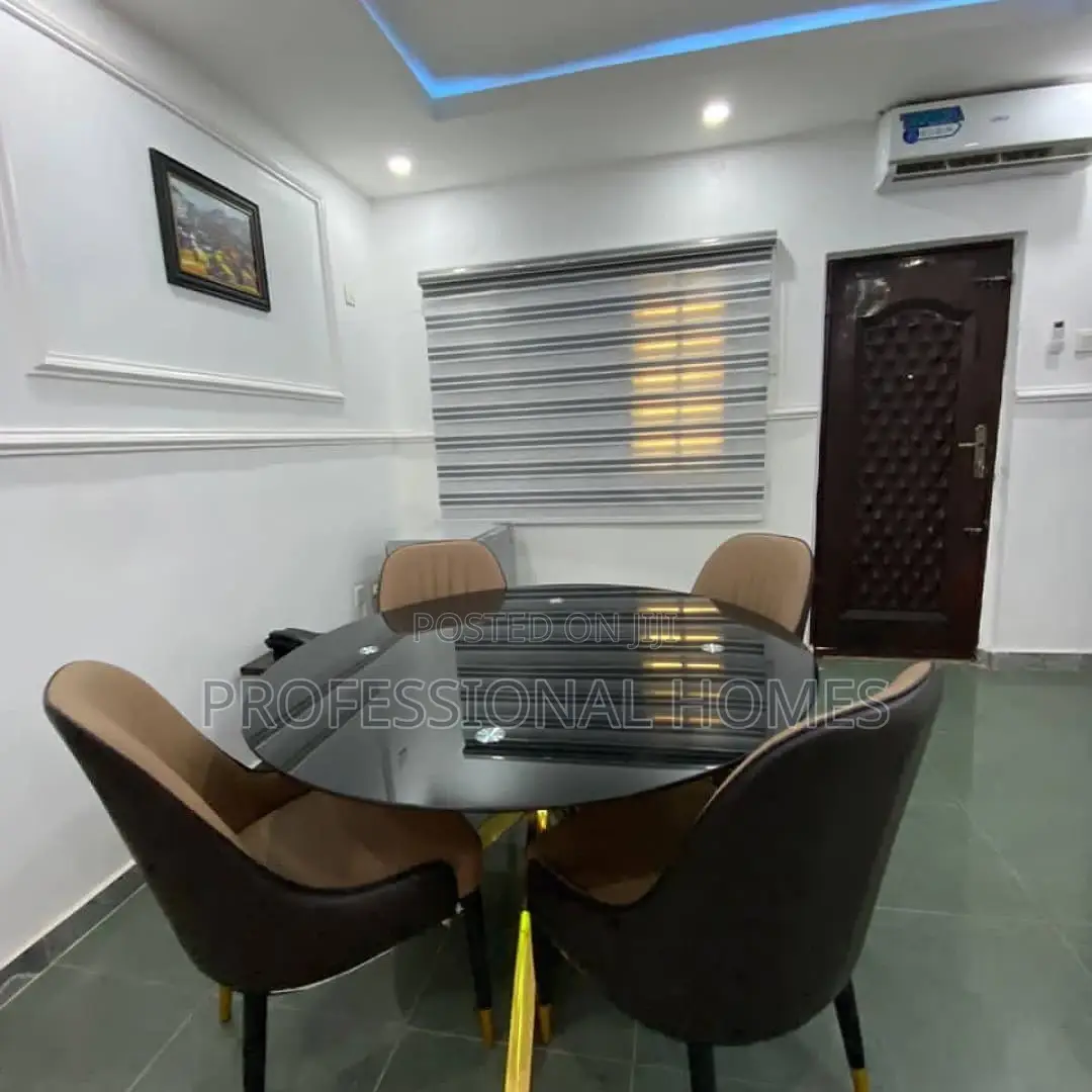 Stylish 3 Bedroom Shortlet Apartment 10mins to Airport Ajao Estate in Ajao Estate
