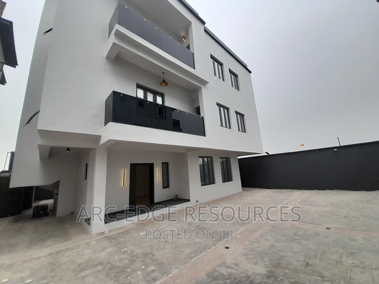 6bdrm Duplex in Lekki Phase 1 for sale in Lekki Phase 1