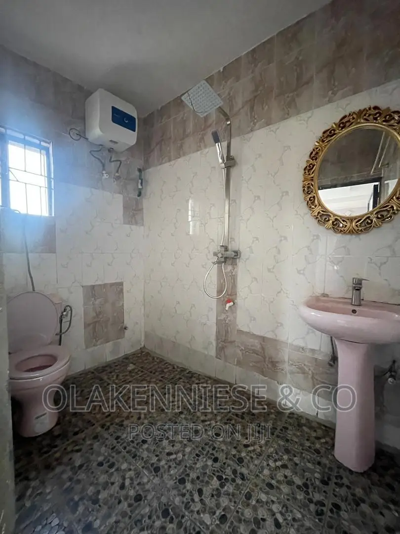 3bdrm Block of Flats in Shaki Crescent, Aguda / Surulere for rent in Aguda / Surulere