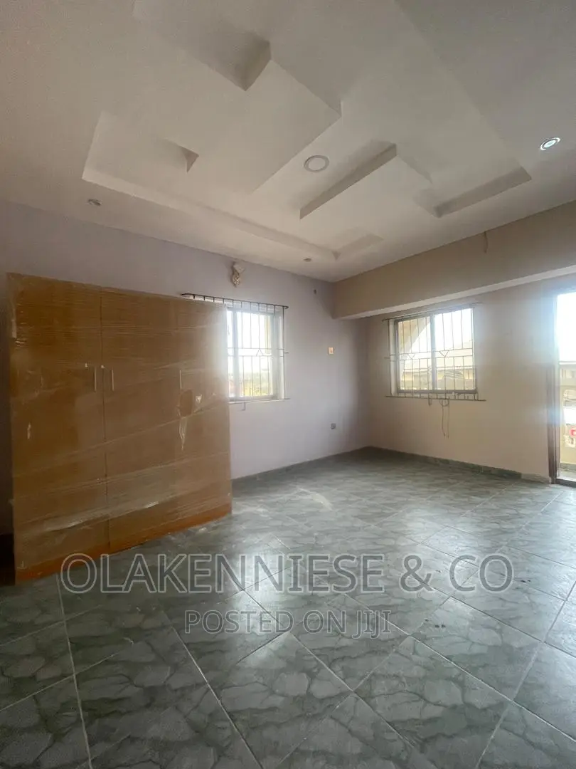 3bdrm Block of Flats in Shaki Crescent, Aguda / Surulere for rent in Aguda / Surulere