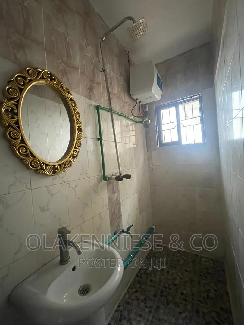 3bdrm Block of Flats in Shaki Crescent, Aguda / Surulere for rent in Aguda / Surulere