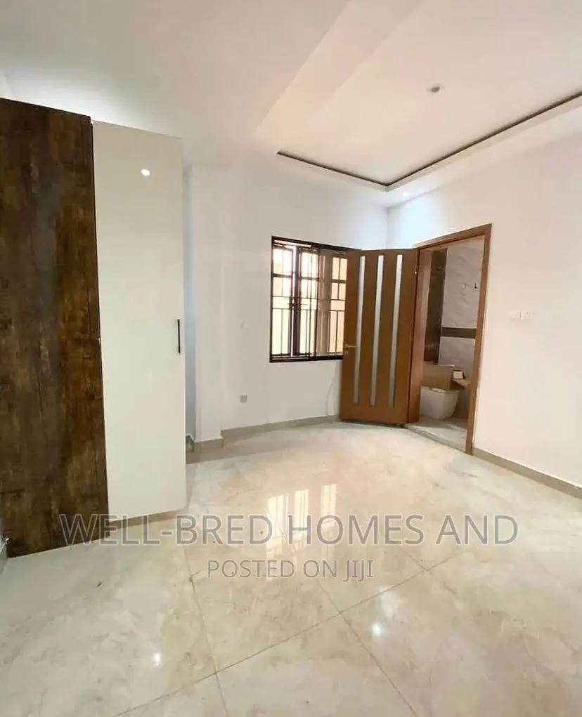 3bdrm Apartment in Lekki Phase 1, Ikate for rent in Ikate