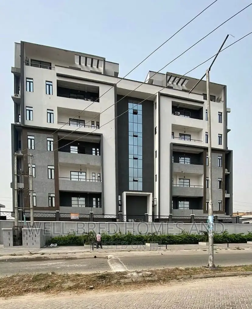 3bdrm Apartment in Lekki Phase 1, Ikate for rent in Ikate