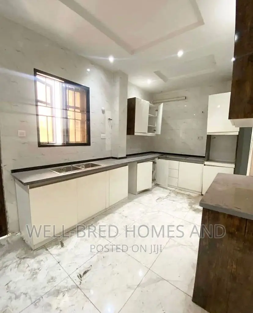 3bdrm Apartment in Lekki Phase 1, Ikate for rent in Ikate
