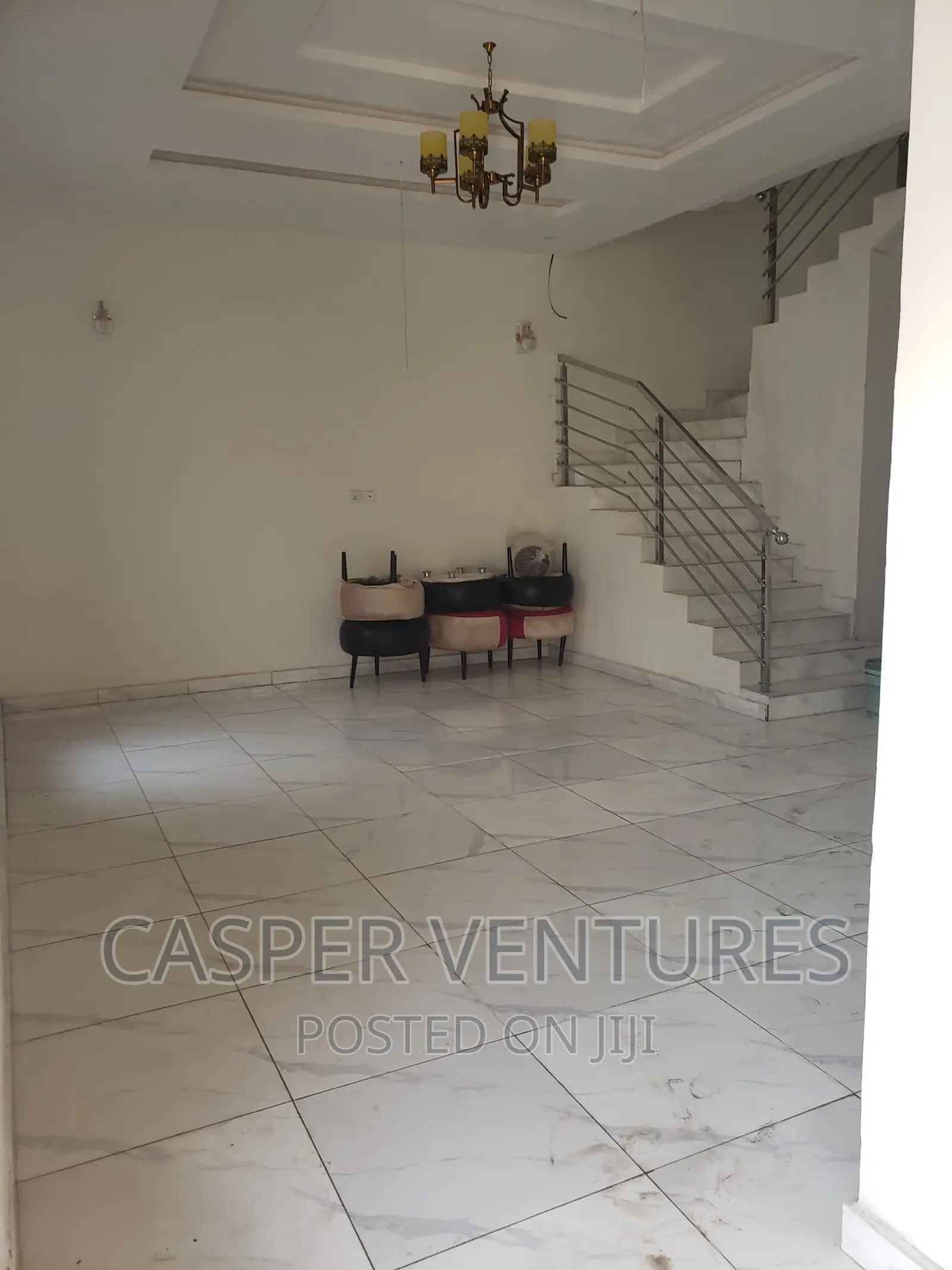 4bdrm Duplex in Chevron for rent in Chevron