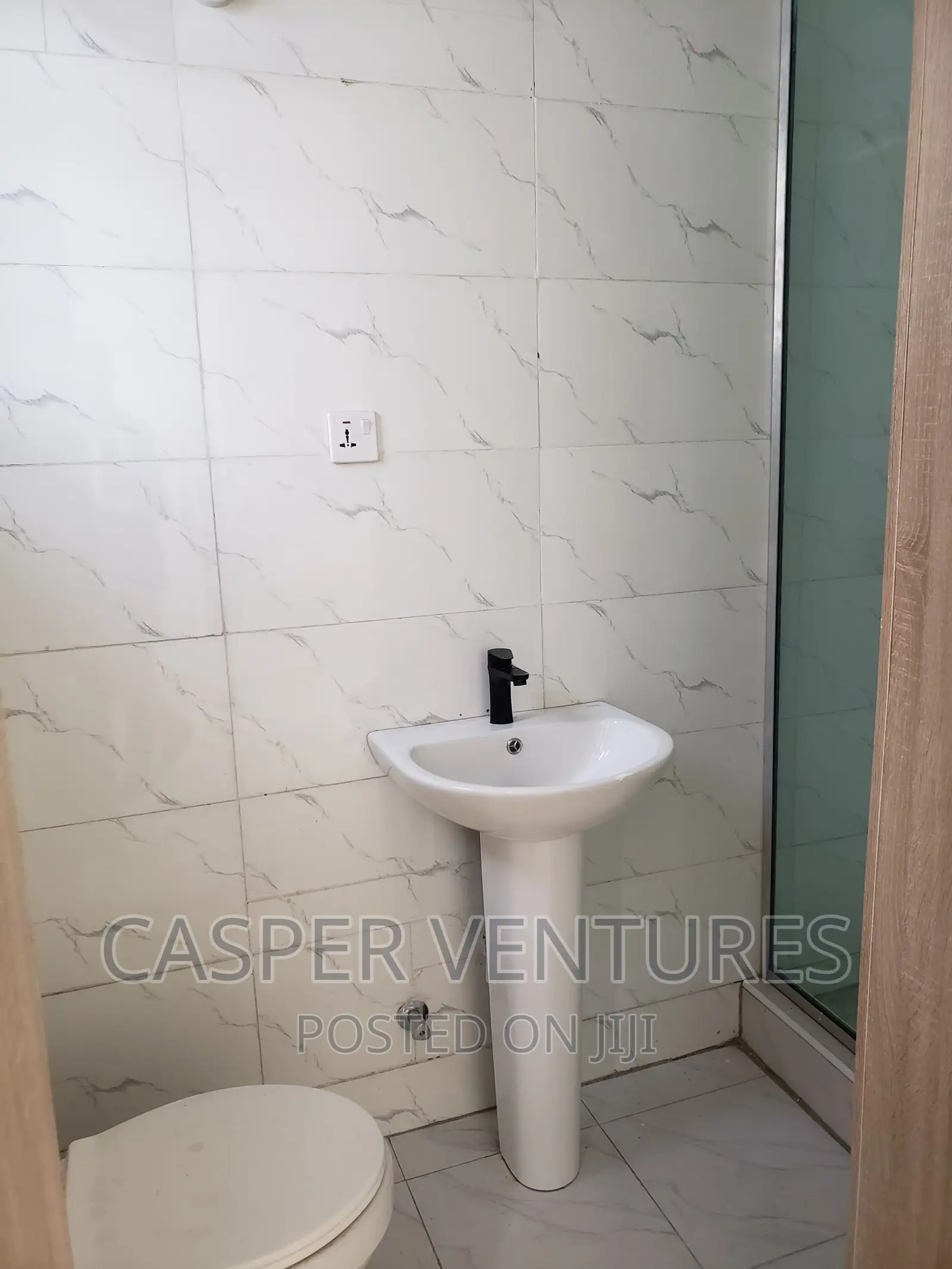 4bdrm Duplex in Chevron for rent in Chevron