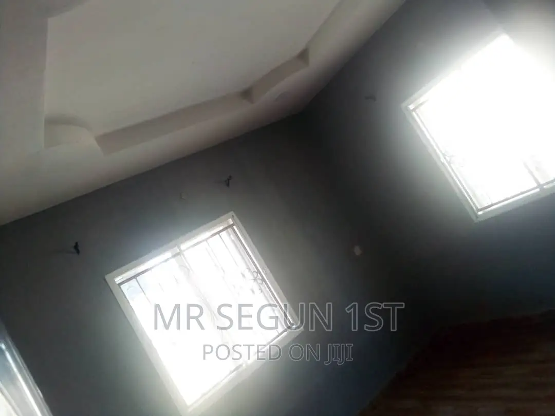 Mini Flat in Akoto Estate, Akala Express for rent in Akala Express