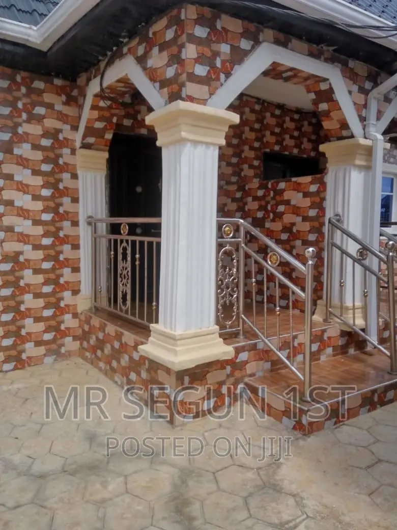 Mini Flat in Akoto Estate, Akala Express for rent in Akala Express