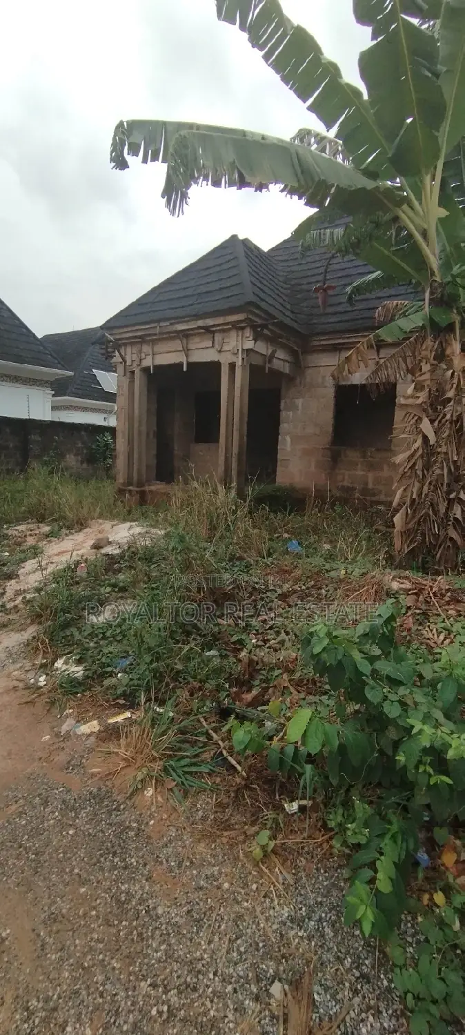 2bdrm Block of Flats in Royaltor, Benin City for sale in Benin City