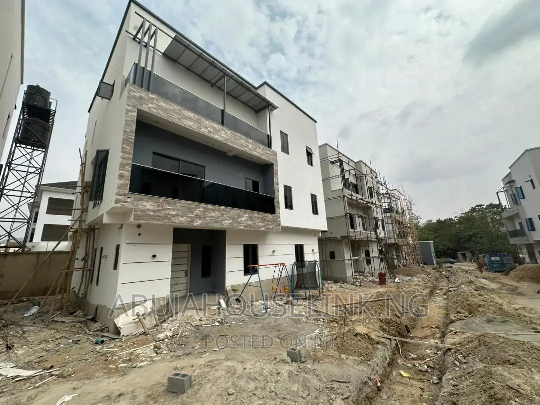 5bdrm Duplex in Guzape Main Abuja for sale in Guzape District