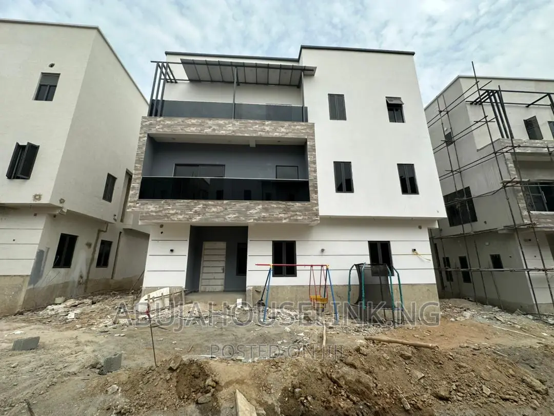 5bdrm Duplex in Guzape Main Abuja for sale in Guzape District