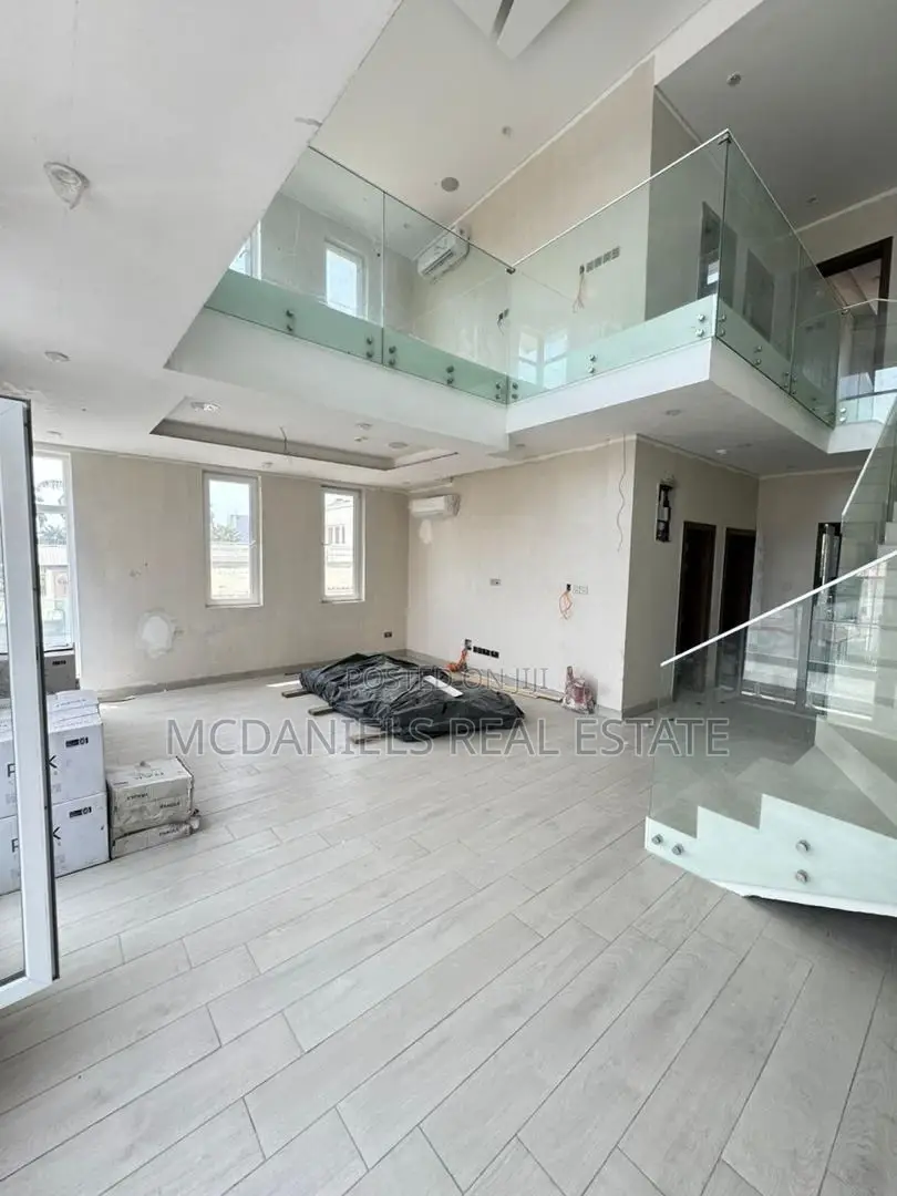 3bdrm Maisonette in Victoria Island Extension for sale in Victoria Island Extension