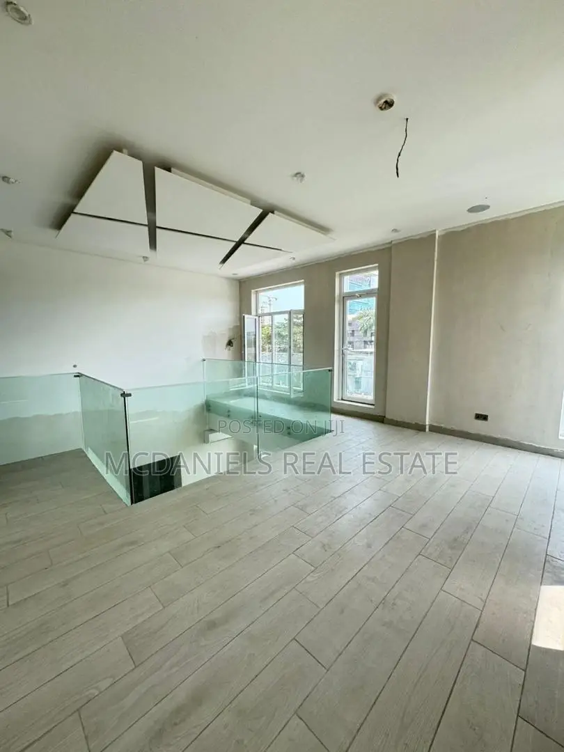 3bdrm Maisonette in Victoria Island Extension for sale in Victoria Island Extension