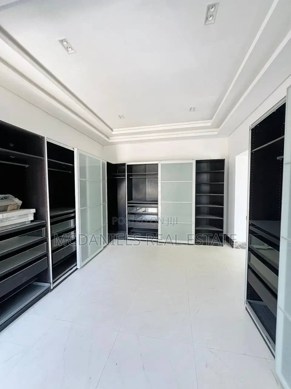 5bdrm Duplex in Bourdillon for sale in Bourdillon