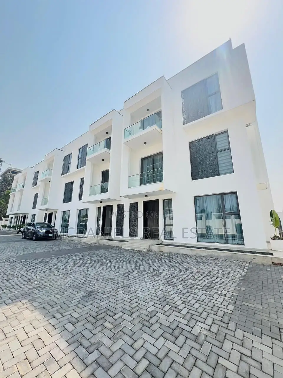 5bdrm Duplex in Bourdillon for sale in Bourdillon