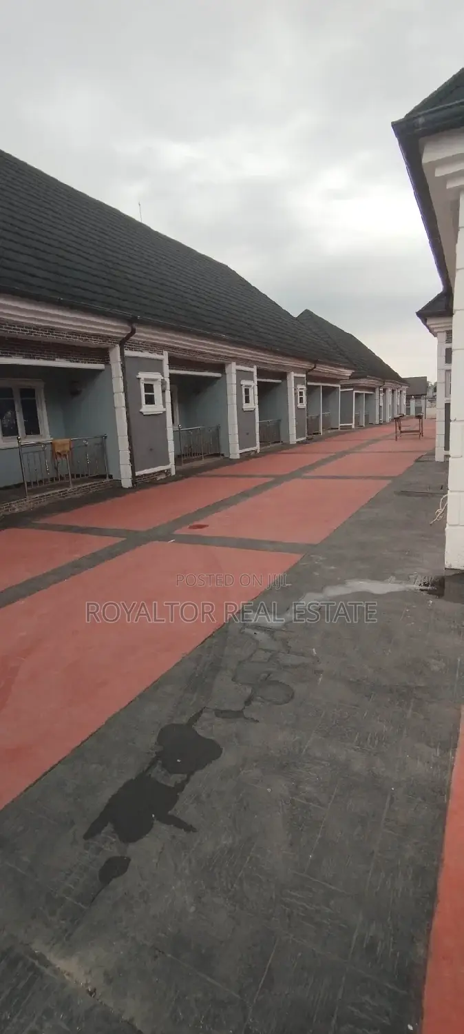 2bdrm Block of Flats in Royaltor, Benin City for sale in Benin City