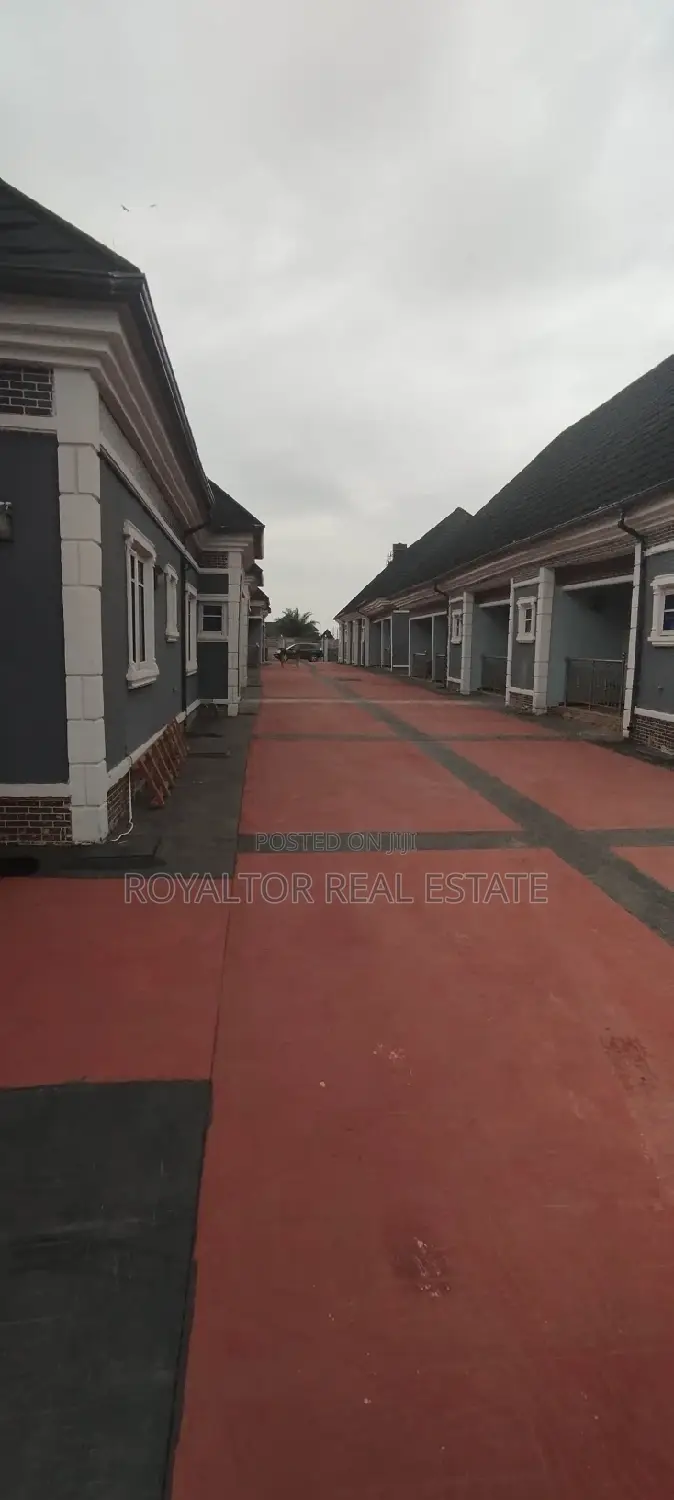 2bdrm Block of Flats in Royaltor, Benin City for sale in Benin City