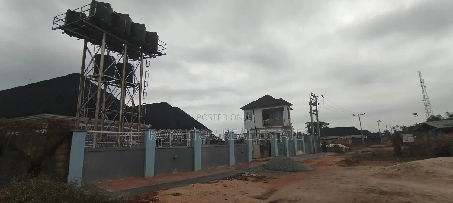 2bdrm Block of Flats in Royaltor, Benin City for sale in Benin City