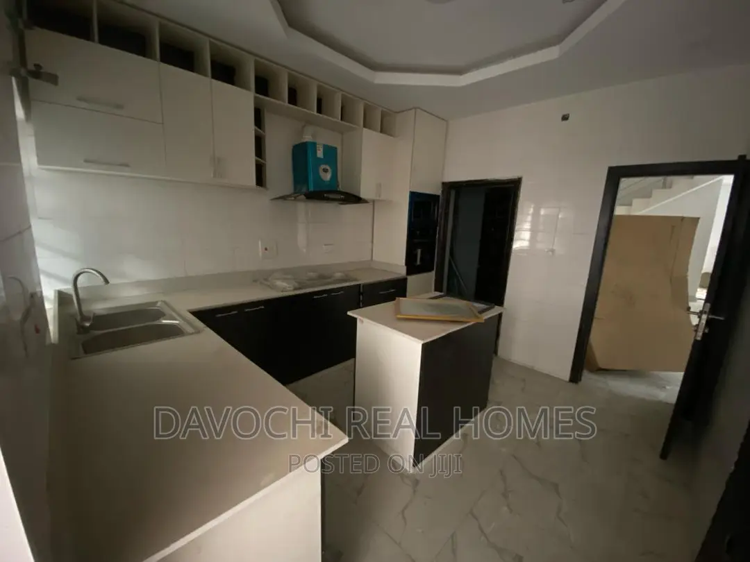 5bdrm Duplex in Chevron Second Toll, Lekki for rent in Lekki