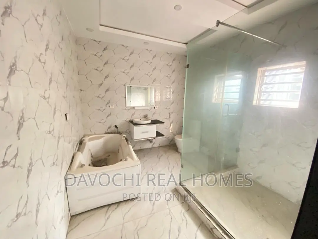 5bdrm Duplex in Chevron Second Toll, Lekki for rent in Lekki