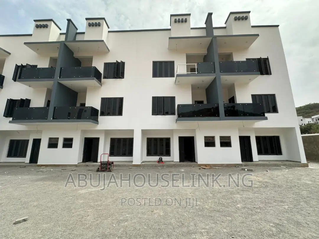 4bdrm Duplex in Guzape Main Abuja for sale in Guzape District