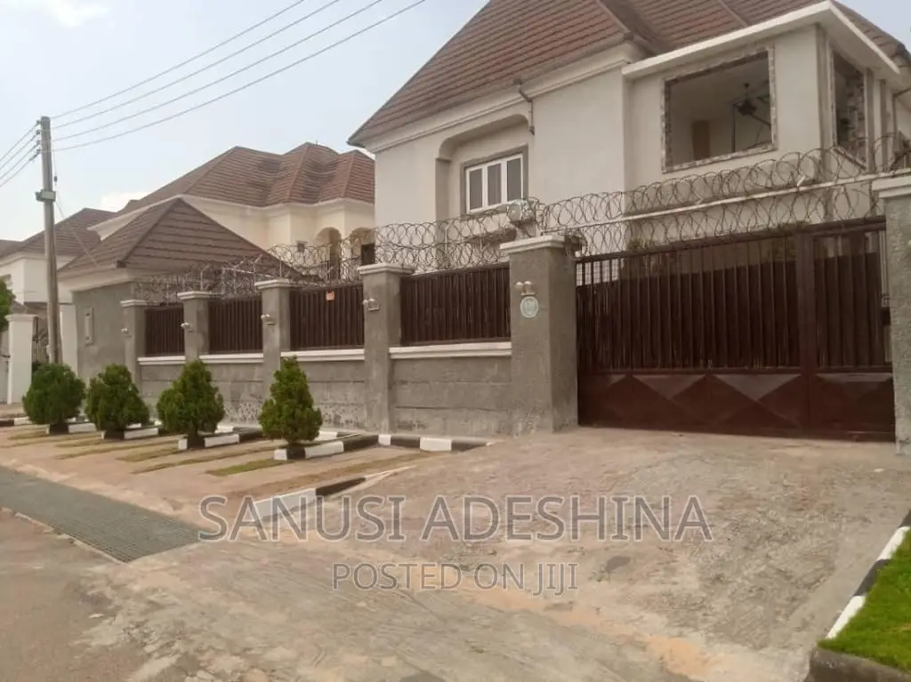 Furnished 5bdrm Duplex in Gwarimpa Estate, Gwarinpa for sale in Gwarinpa