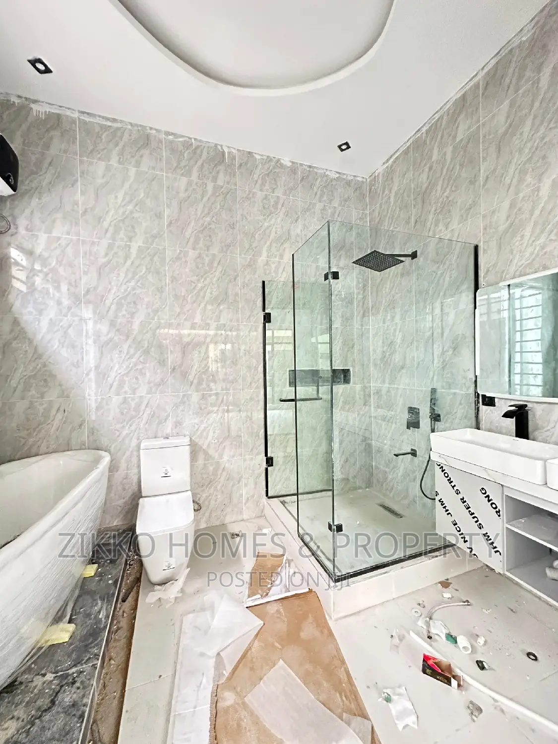 5bdrm Duplex in Chevron Drive for sale in Chevron