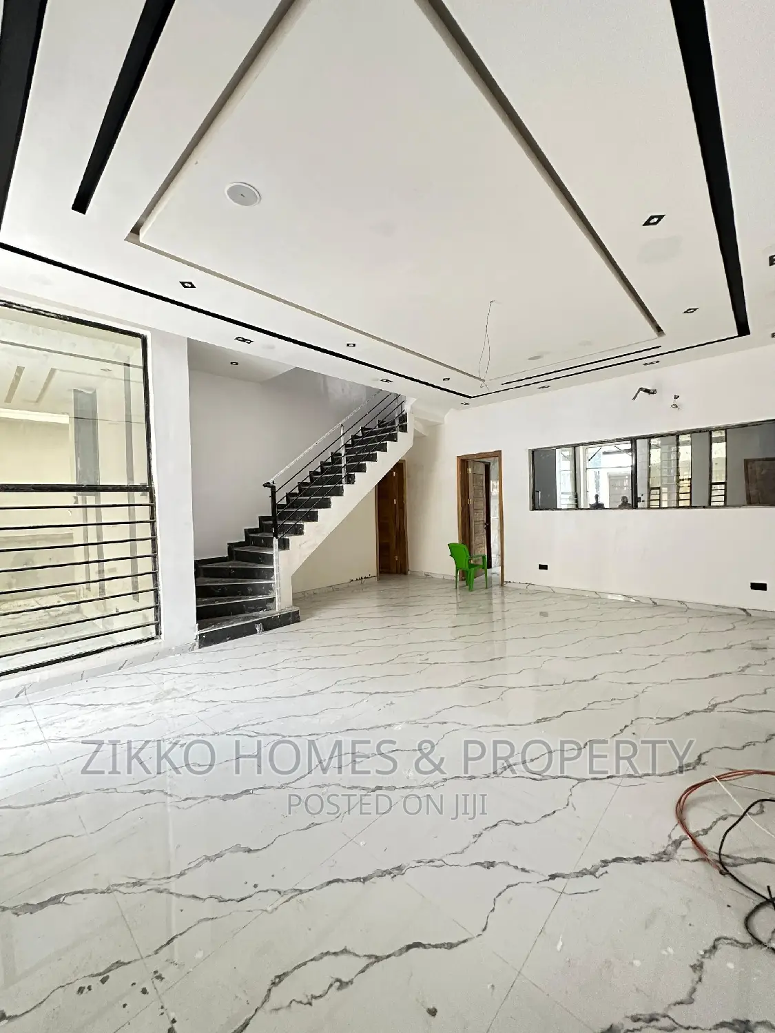 5bdrm Duplex in Chevron Drive for sale in Chevron