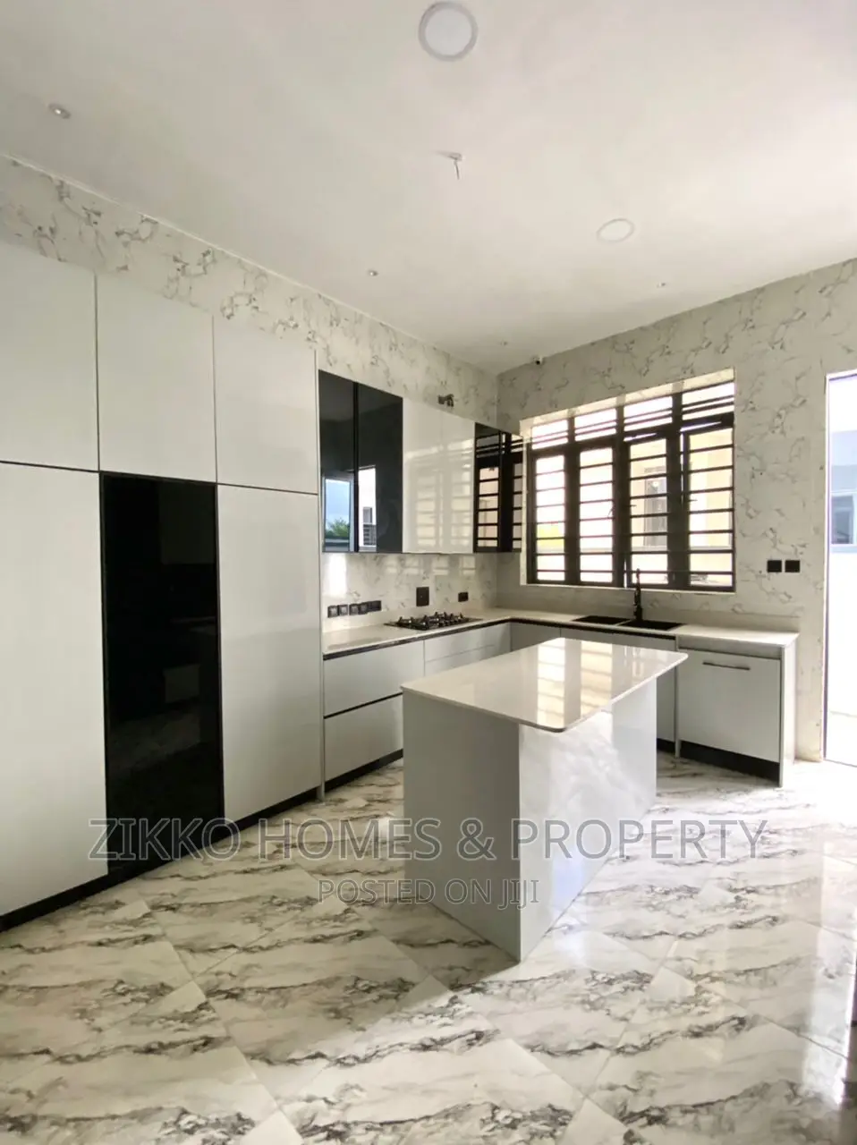 5bdrm Duplex in Ikate, Lekki for sale in Lekki