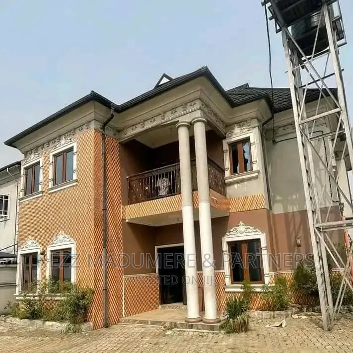 4bdrm Duplex in Off Sars Road, Port for sale in Port-Harcourt