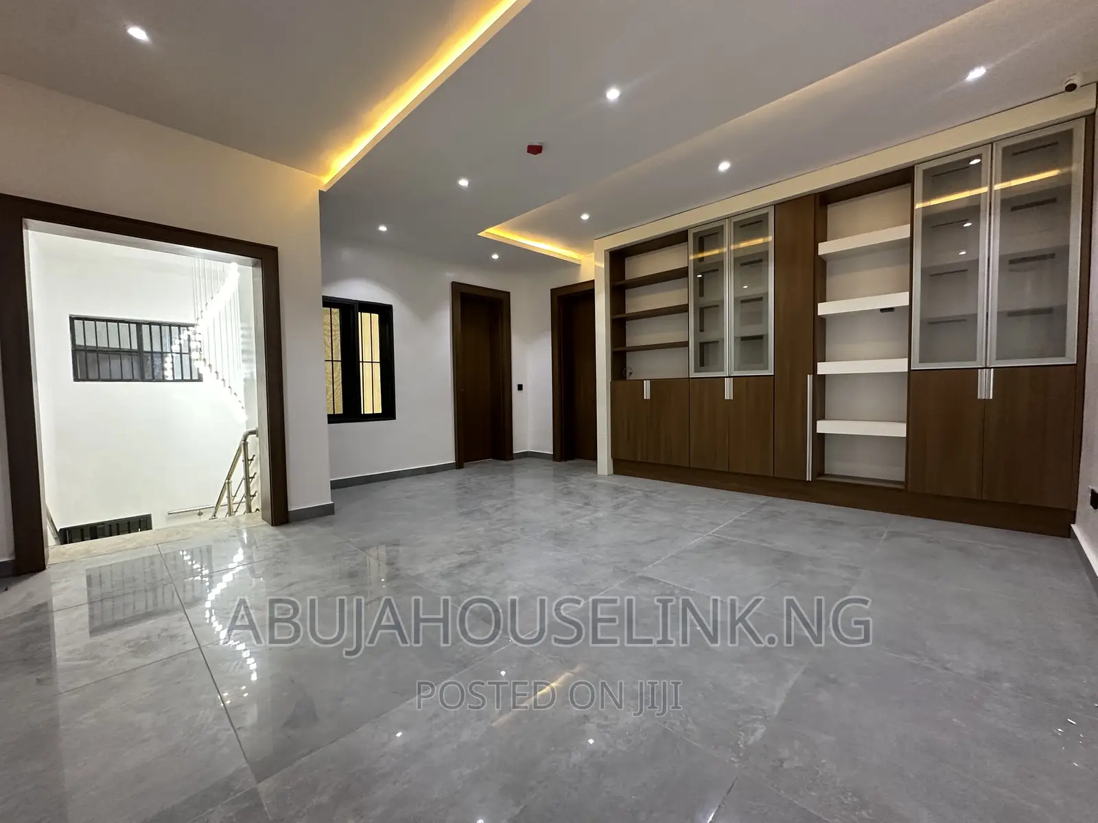 6bdrm Duplex in Guzape Abuja for sale in Guzape District