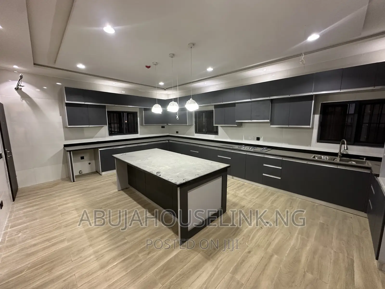 6bdrm Duplex in Guzape Abuja for sale in Guzape District