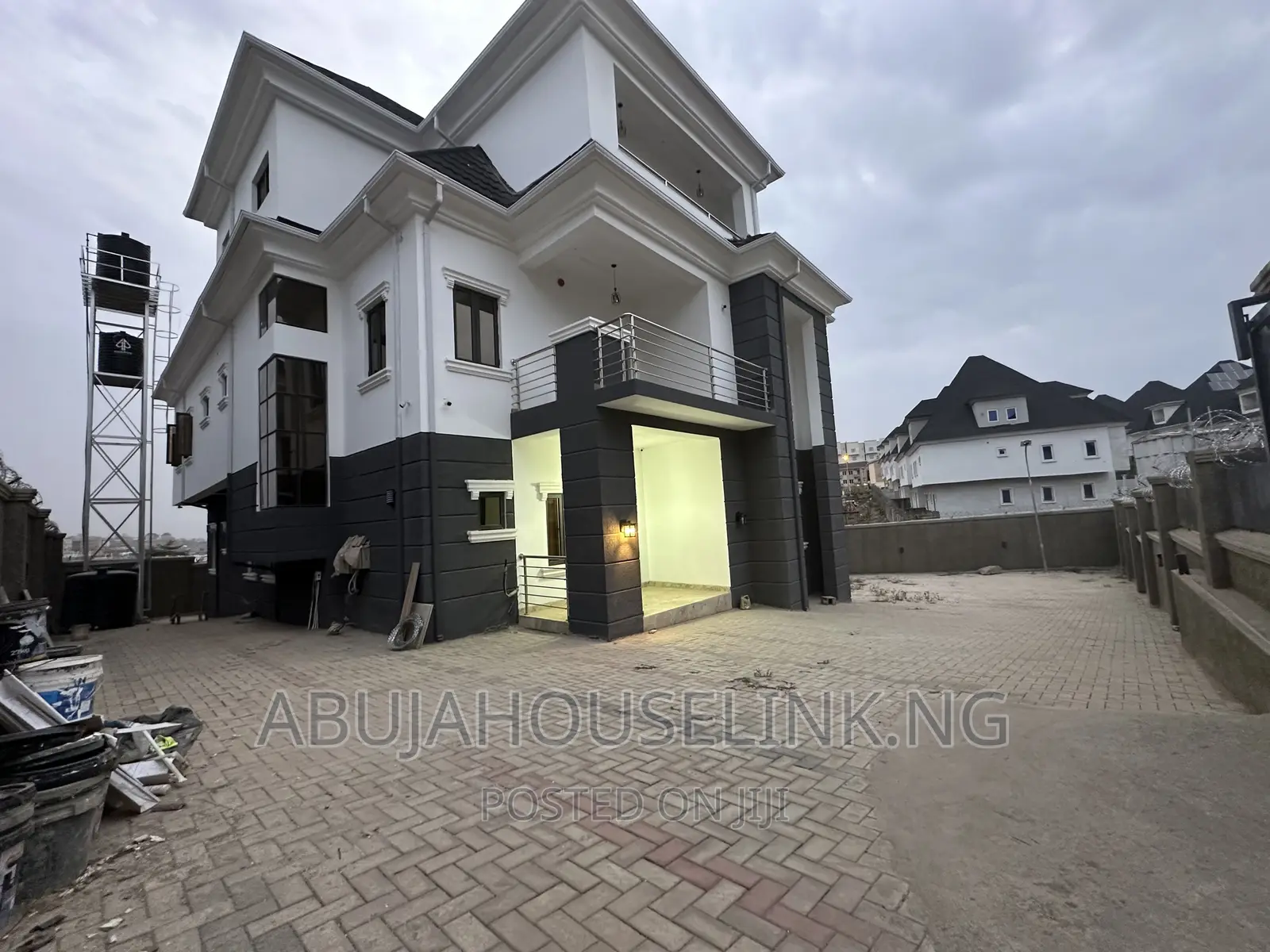 6bdrm Duplex in Guzape Abuja for sale in Guzape District