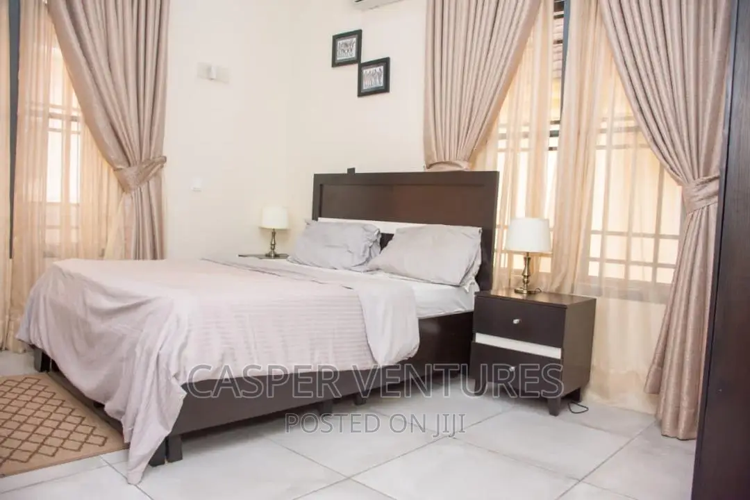 Furnished 5bdrm Duplex in Chevron for sale in Chevron