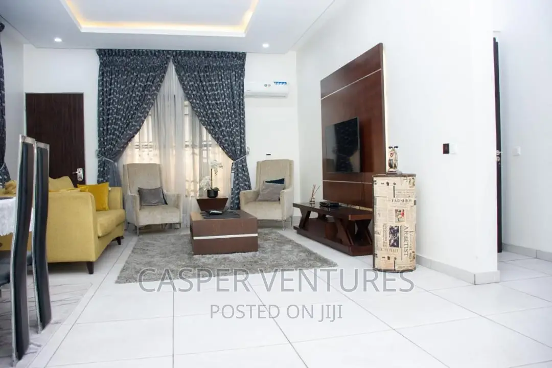 Furnished 5bdrm Duplex in Chevron for sale in Chevron