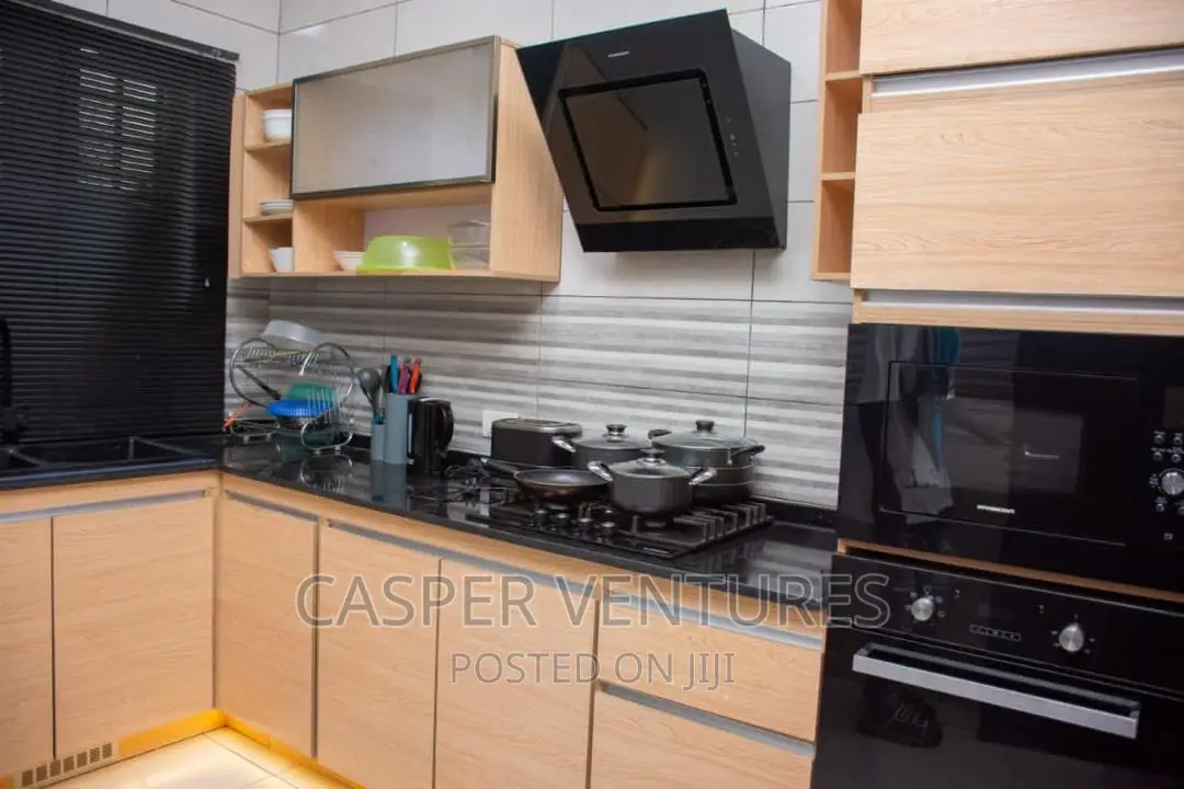 Furnished 5bdrm Duplex in Chevron for sale in Chevron