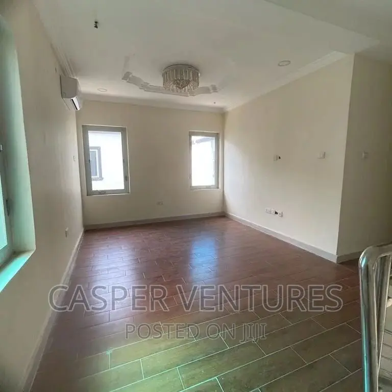 4bdrm Duplex in Chevron for rent in Chevron