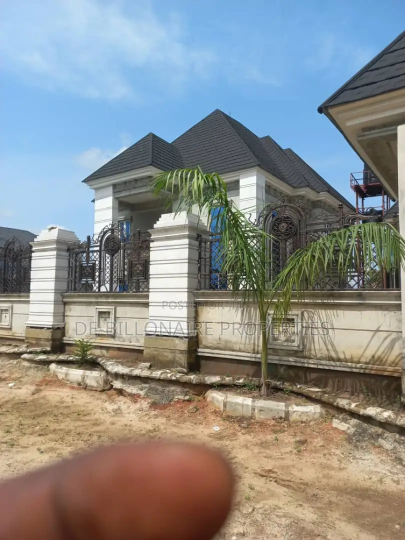 5bdrm Duplex in Ezeakri Pocket, Owerri for sale in Owerri