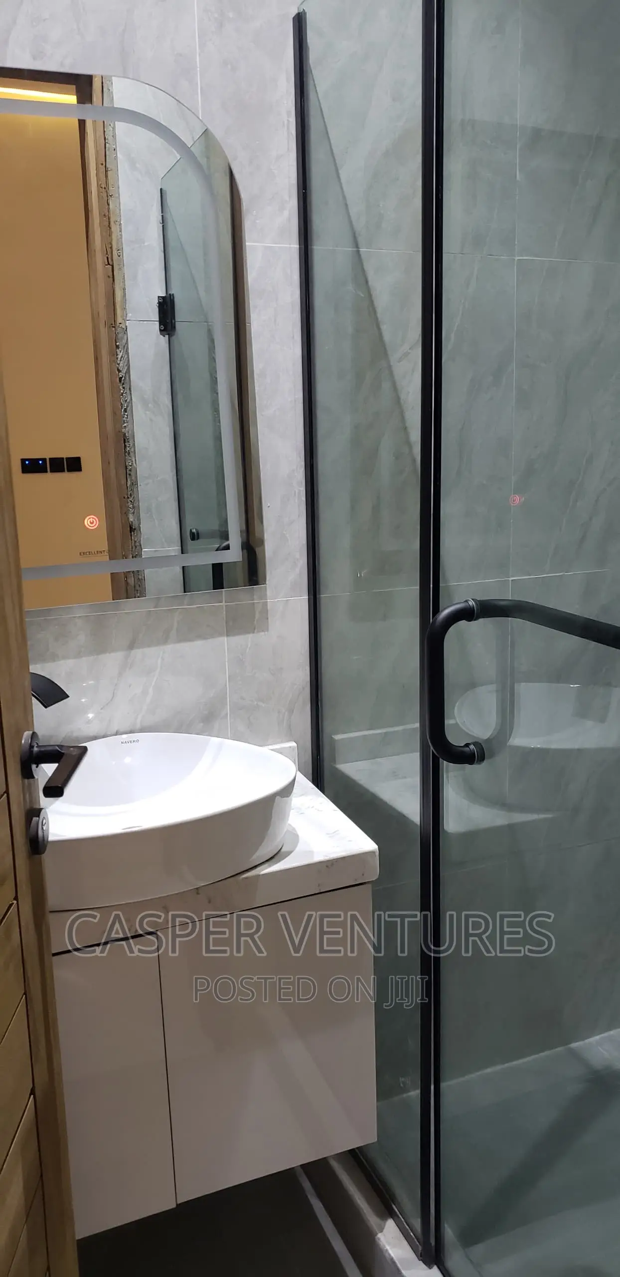 5bdrm Duplex in Chevron for sale in Chevron